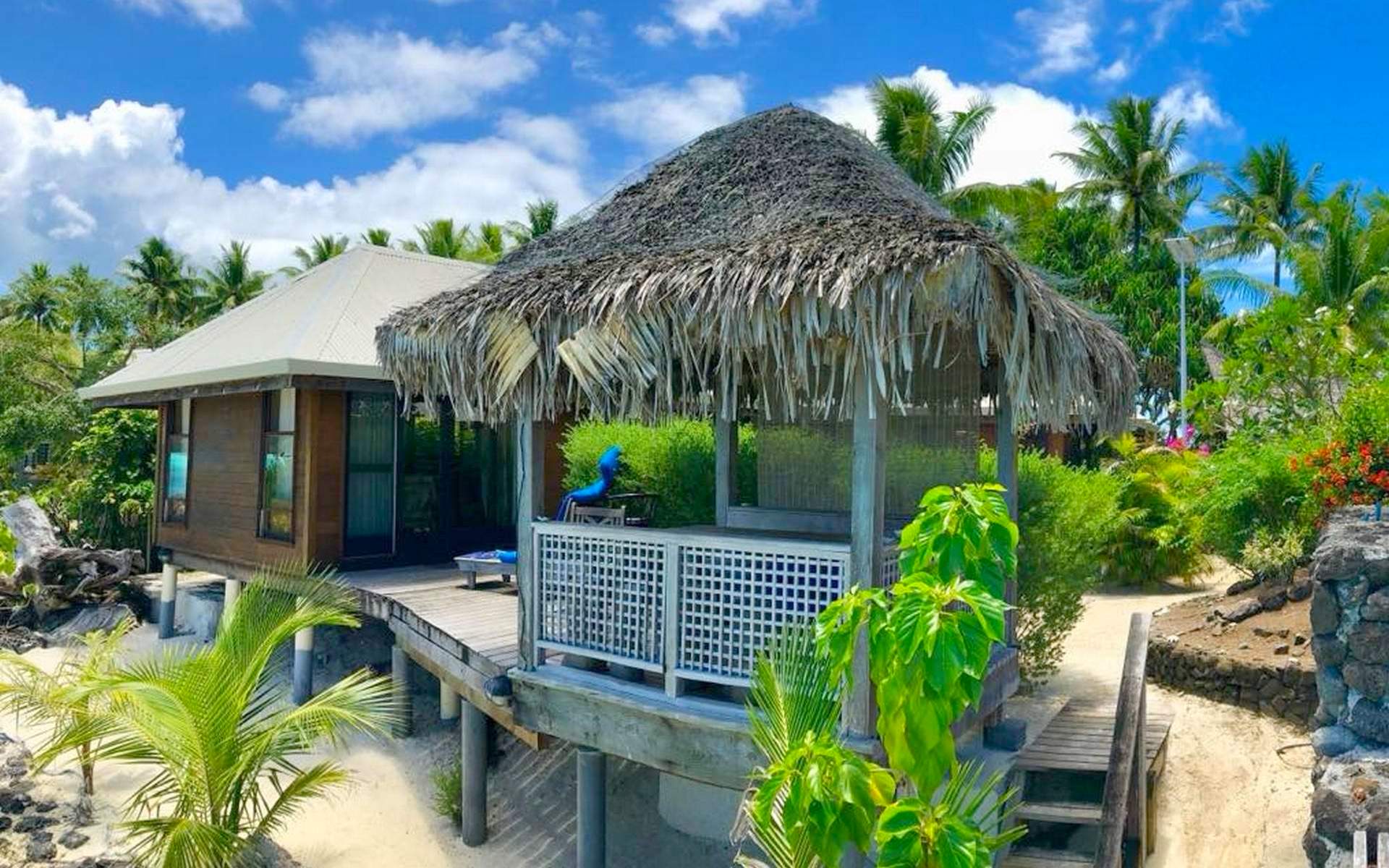 Bora Bora lodge chez nono north villa matira beach