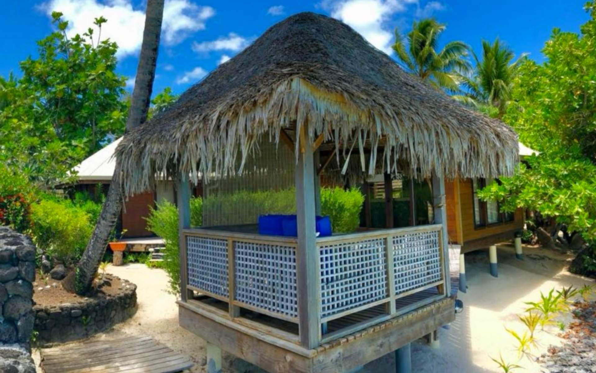 Bora Bora lodge chez nono south villa matira beach
